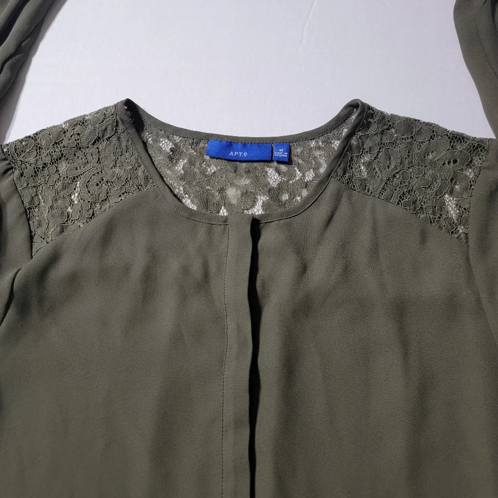💚 Apt 9‎ Olive Green Sheer Top With Floral Lace Size Medium Round Neck